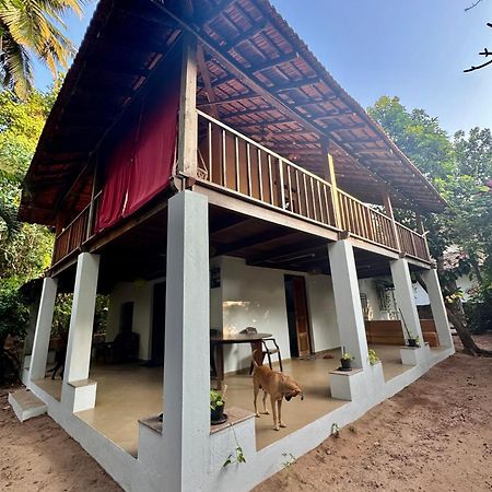 The Sunset Chalet Анжуна Экстерьер фото